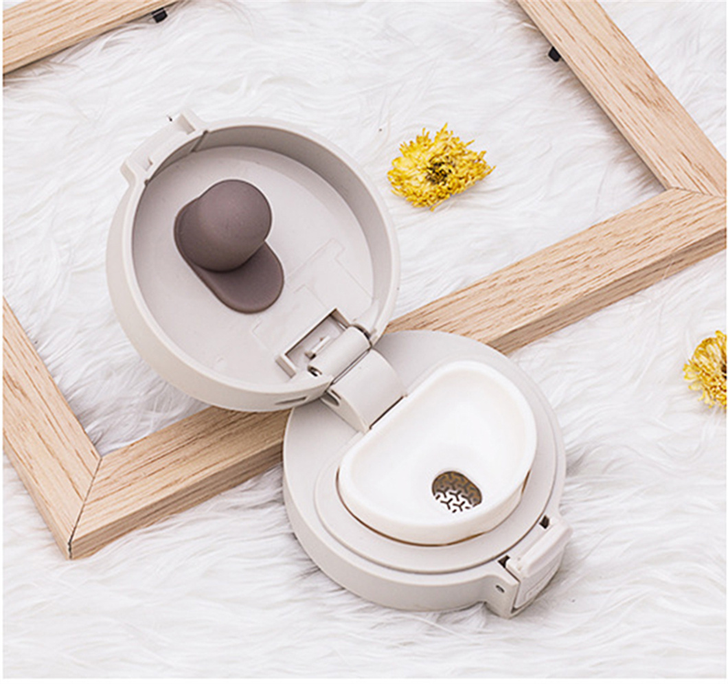 Ge&iuml;soleerde koffie tuimelaar 